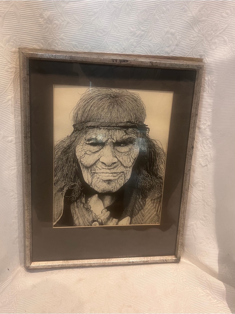 Vtg Ric Ricardo Native American Portrait Print Framed Scratchboard
Style Signed - Picture 2 of 9